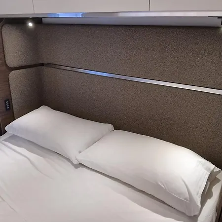 Wecamp * Γιαβέα