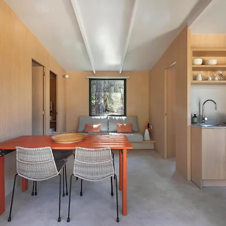 Wecamp * Γιαβέα